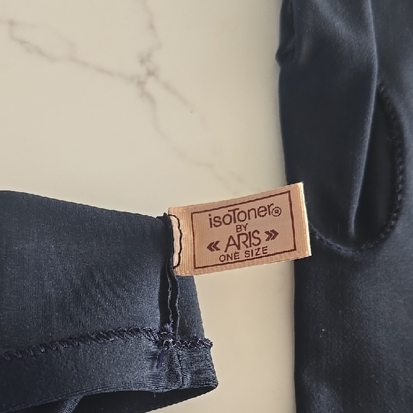 Isotoner Classic Navy Blue Gloves - Picture 3 of 5